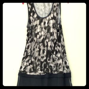 Simply Vera Vera Wang tunic top. size Lg